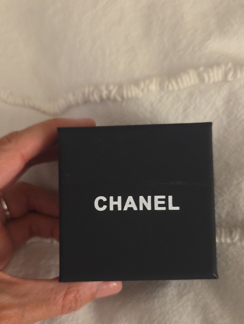 Chanel Vintage Clip On Earrings - Picture 12 of 12